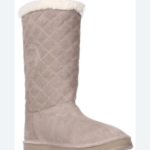Michael Kors Women Beige Suede Quilted Sheep Fur Boots - Picture 1 of 8